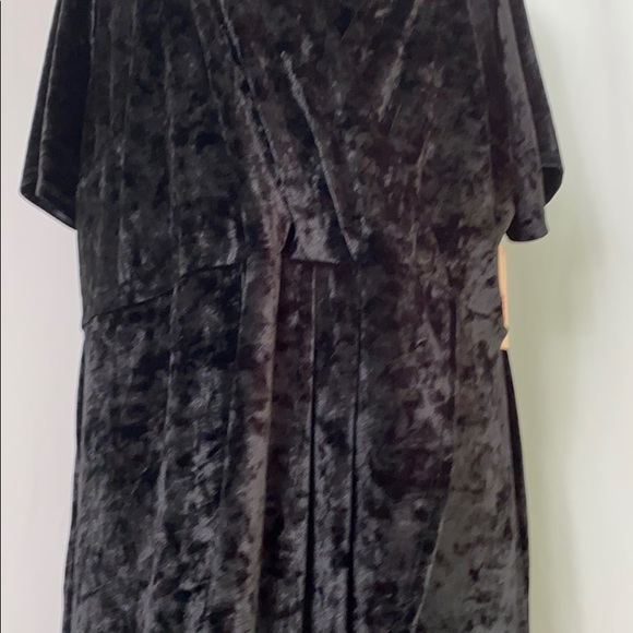 🌻 3/25 🌻 Plus Size EVRI Black Velvet Wrap Dress - Picture 6 of 13
